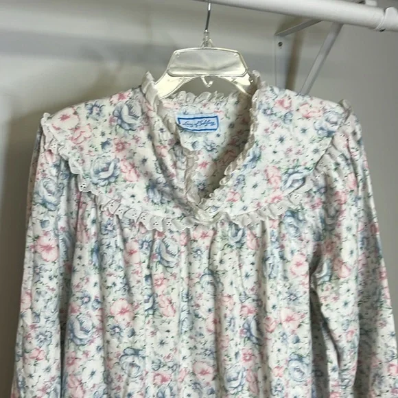 Lanz of Salzburg Vintage Dainty Ruffle Floral One Piece Flannel Nightgown- S/M